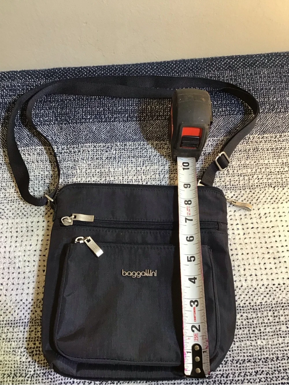 Baggallini Black Compact Crossbody Messenger Bag